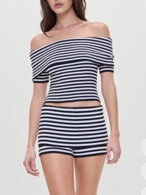 Frankie’s bikinis Lola knit top size medium and bottoms small a set
